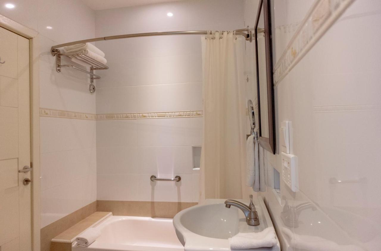 Frederick'S Lodge Kumasi Ngoại thất bức ảnh